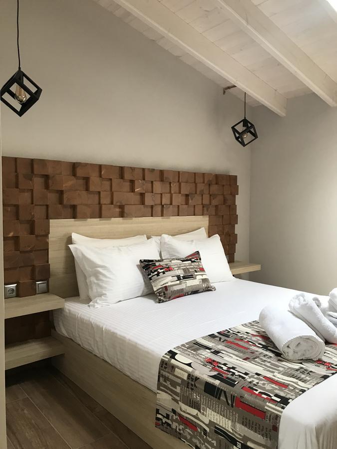 B. U. Luxury Apartments 아스프로발타 외부 사진